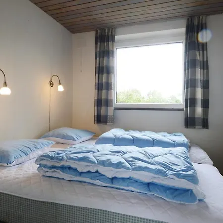 Awesome In W/ Wifi And 3 Bedrooms Vakantiehuis