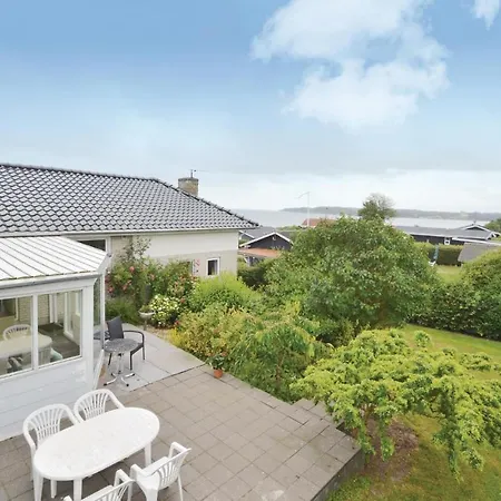 Awesome In W/ Wifi And 3 Bedrooms Vakantiehuis Hejls