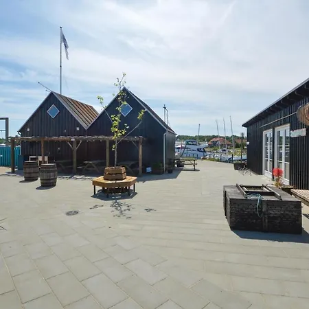 Awesome In W/ Wifi And 3 Bedrooms Vakantiehuis *